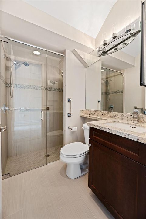 В аренду: $6,000 (5 спален, 4 ванн, 2584 Квадратных фут)