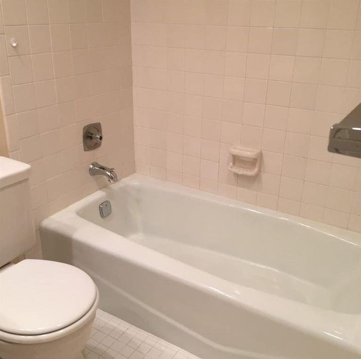 Upstairs 2nd Bathroom