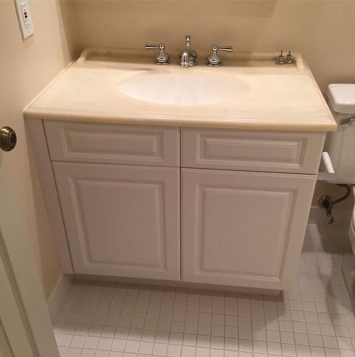 Upstairs 2nd Bathroom