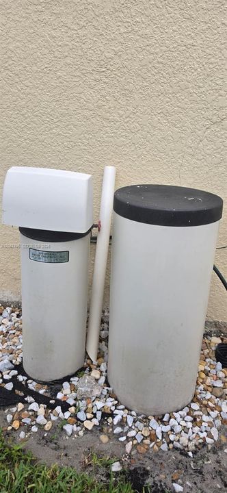 Salt water softener system