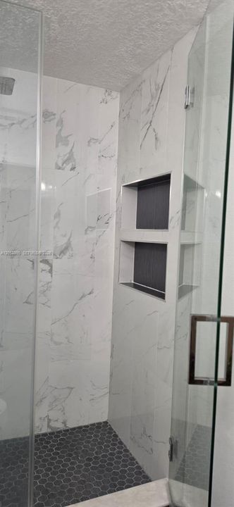 На продажу: $440,000 (5 спален, 2 ванн, 2810 Квадратных фут)