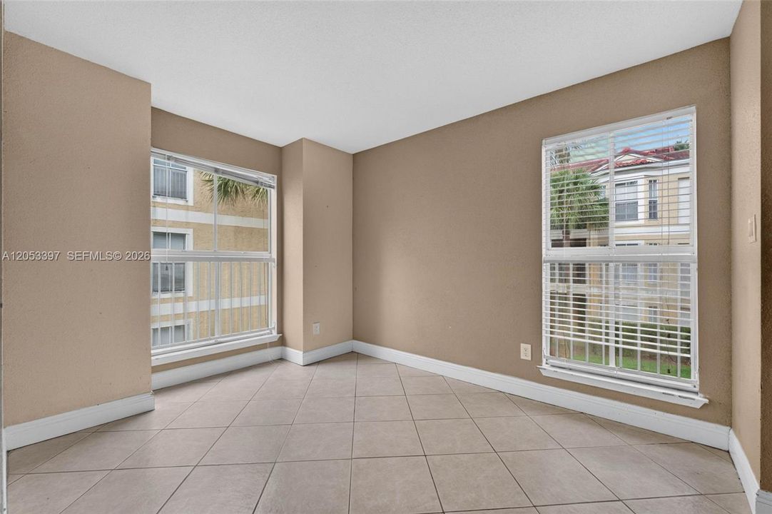 For Sale: $224,900 (2 beds, 2 baths, 1200 Square Feet)