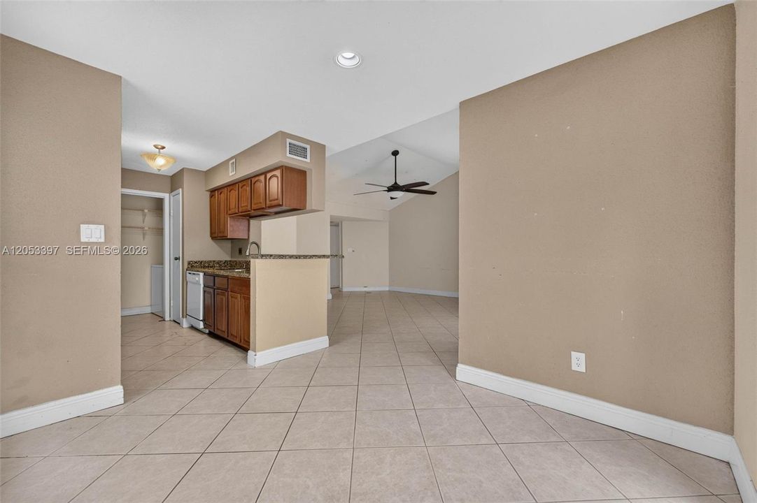For Sale: $224,900 (2 beds, 2 baths, 1200 Square Feet)