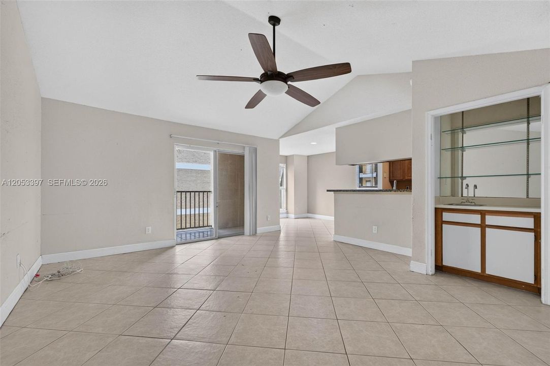 For Sale: $224,900 (2 beds, 2 baths, 1200 Square Feet)