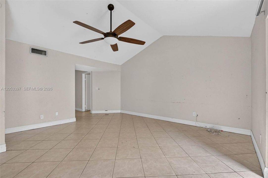 For Sale: $224,900 (2 beds, 2 baths, 1200 Square Feet)