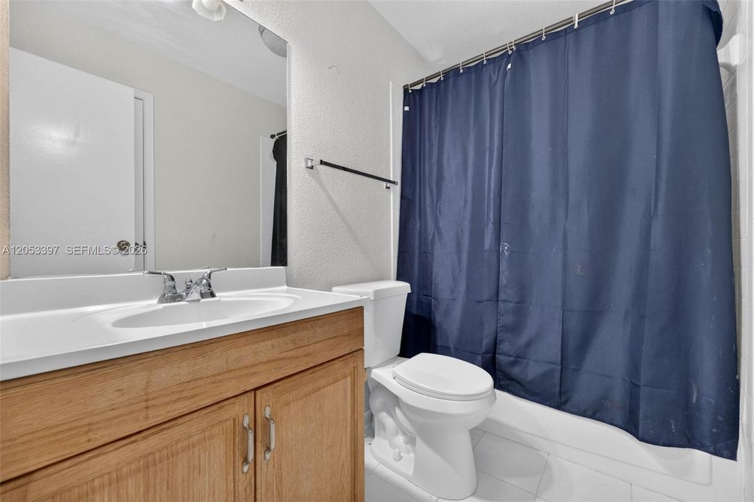 For Sale: $224,900 (2 beds, 2 baths, 1200 Square Feet)