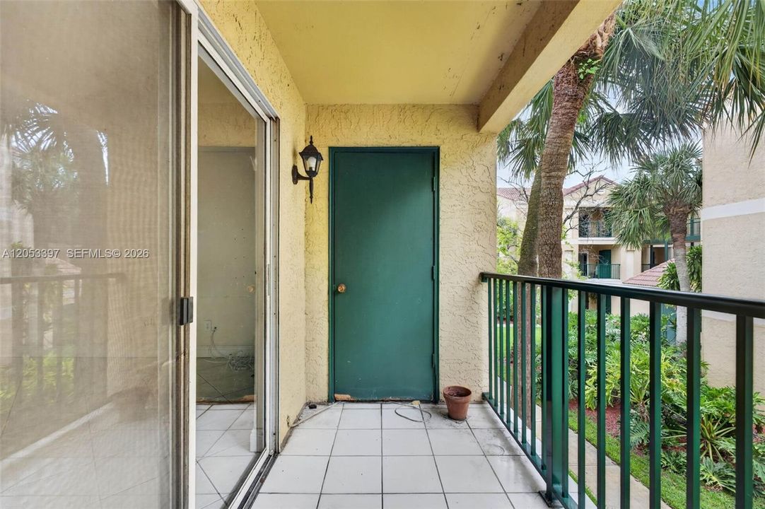 For Sale: $224,900 (2 beds, 2 baths, 1200 Square Feet)