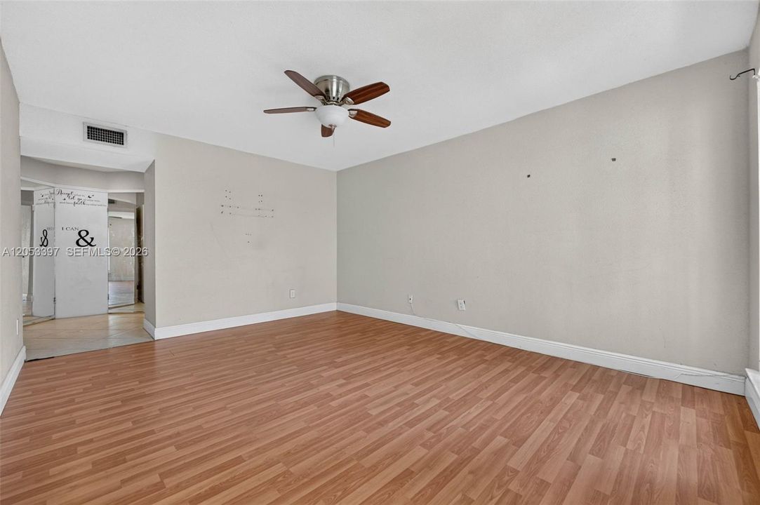 For Sale: $224,900 (2 beds, 2 baths, 1200 Square Feet)