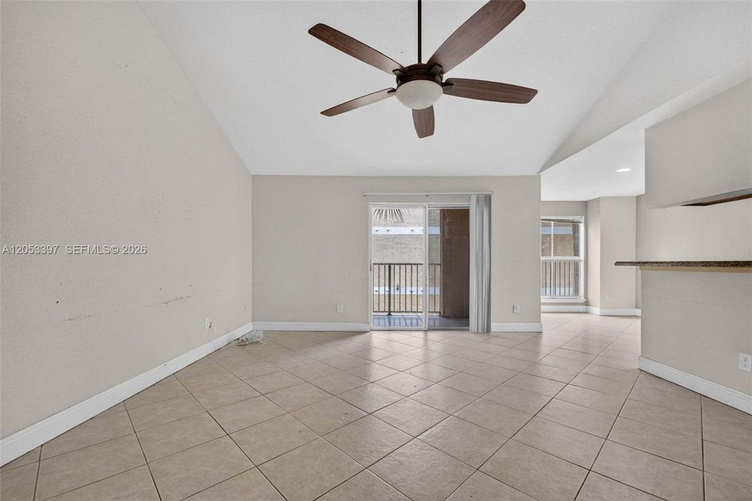 For Sale: $224,900 (2 beds, 2 baths, 1200 Square Feet)