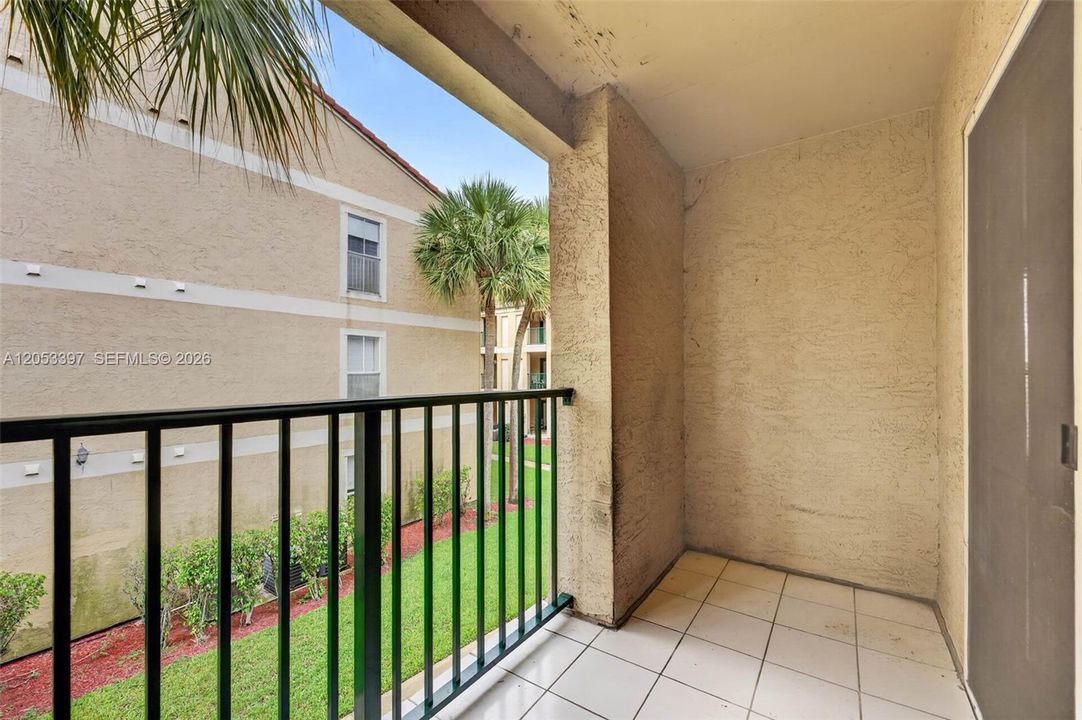 For Sale: $224,900 (2 beds, 2 baths, 1200 Square Feet)