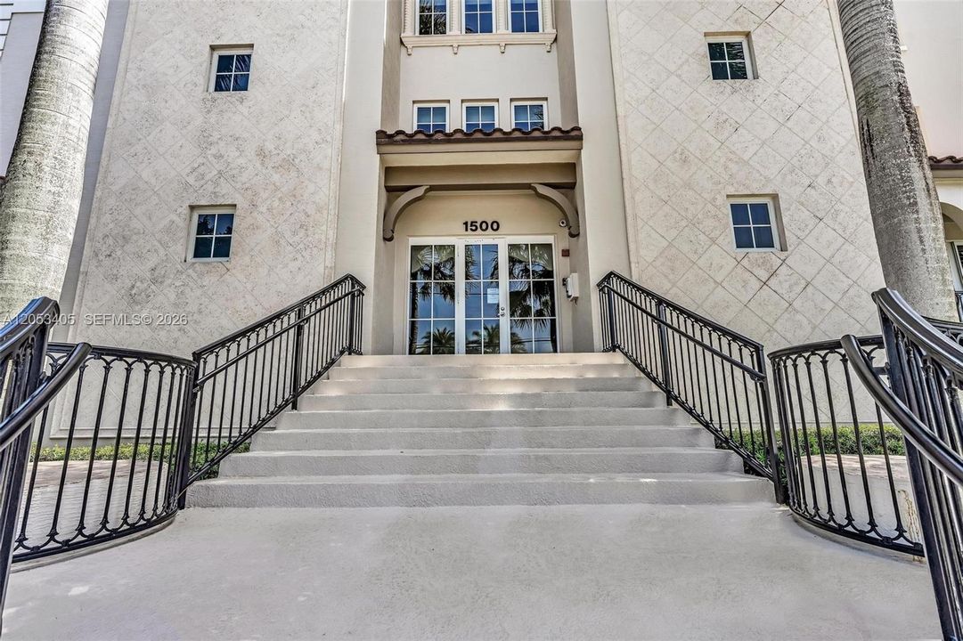 For Sale: $1,500,000 (3 beds, 3 baths, 2288 Square Feet)