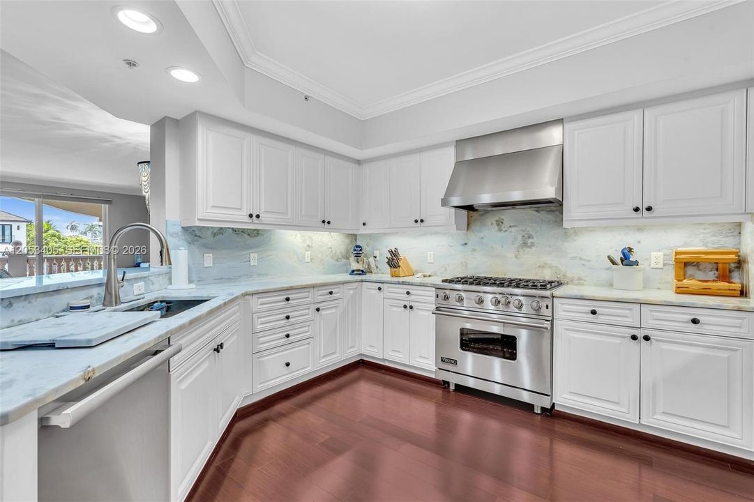For Sale: $1,500,000 (3 beds, 3 baths, 2288 Square Feet)