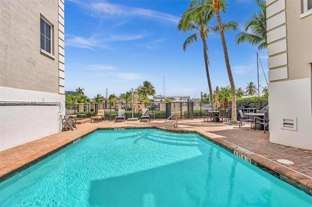 For Sale: $1,500,000 (3 beds, 3 baths, 2288 Square Feet)