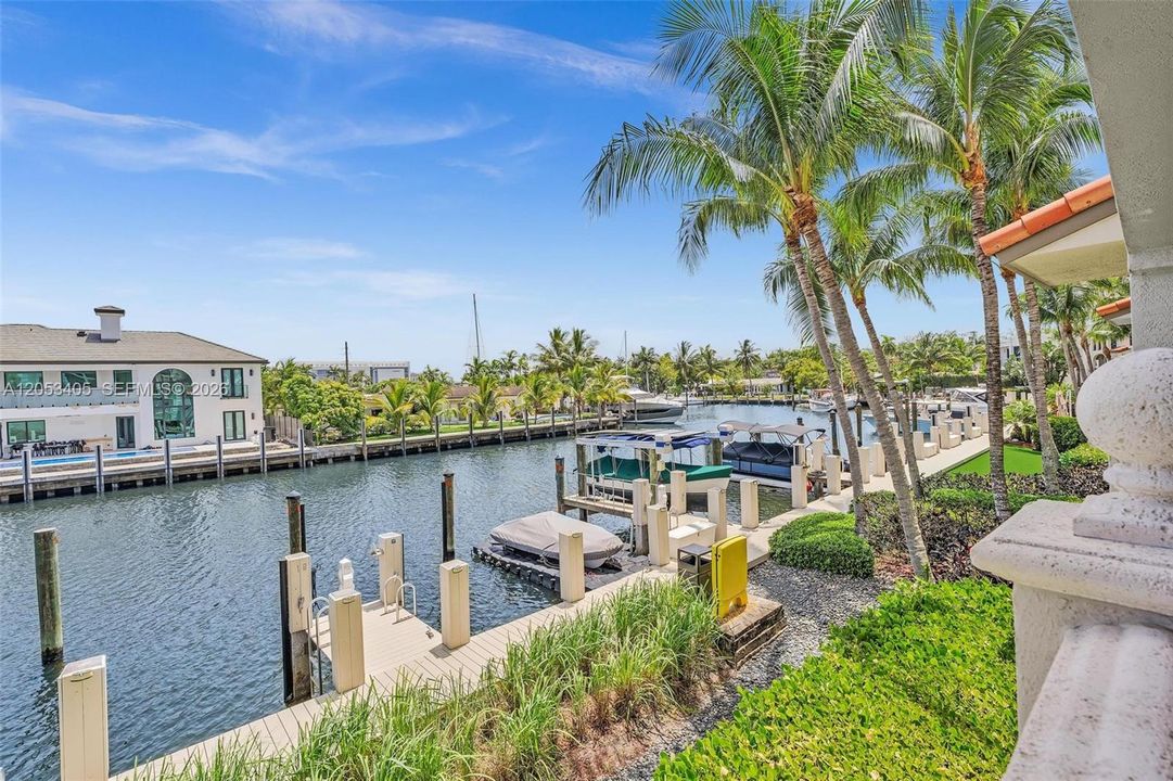 For Sale: $1,500,000 (3 beds, 3 baths, 2288 Square Feet)