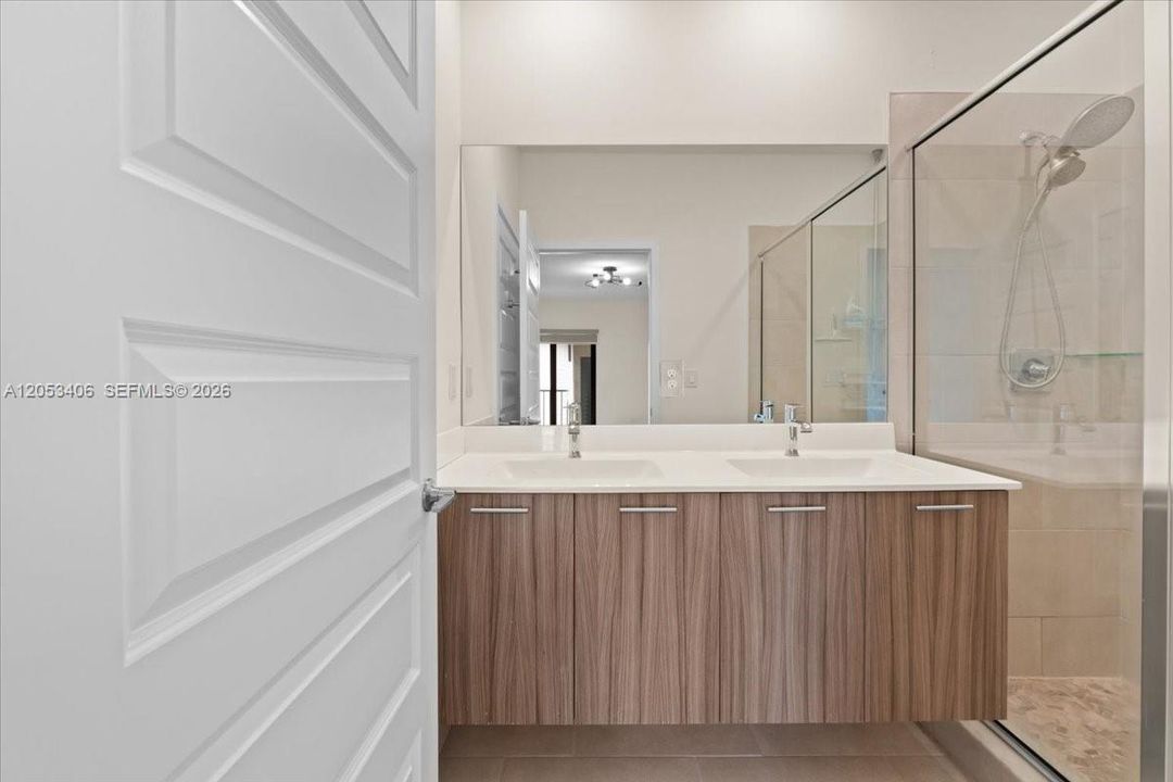 For Rent: $4,500 (3 beds, 2 baths, 1929 Square Feet)