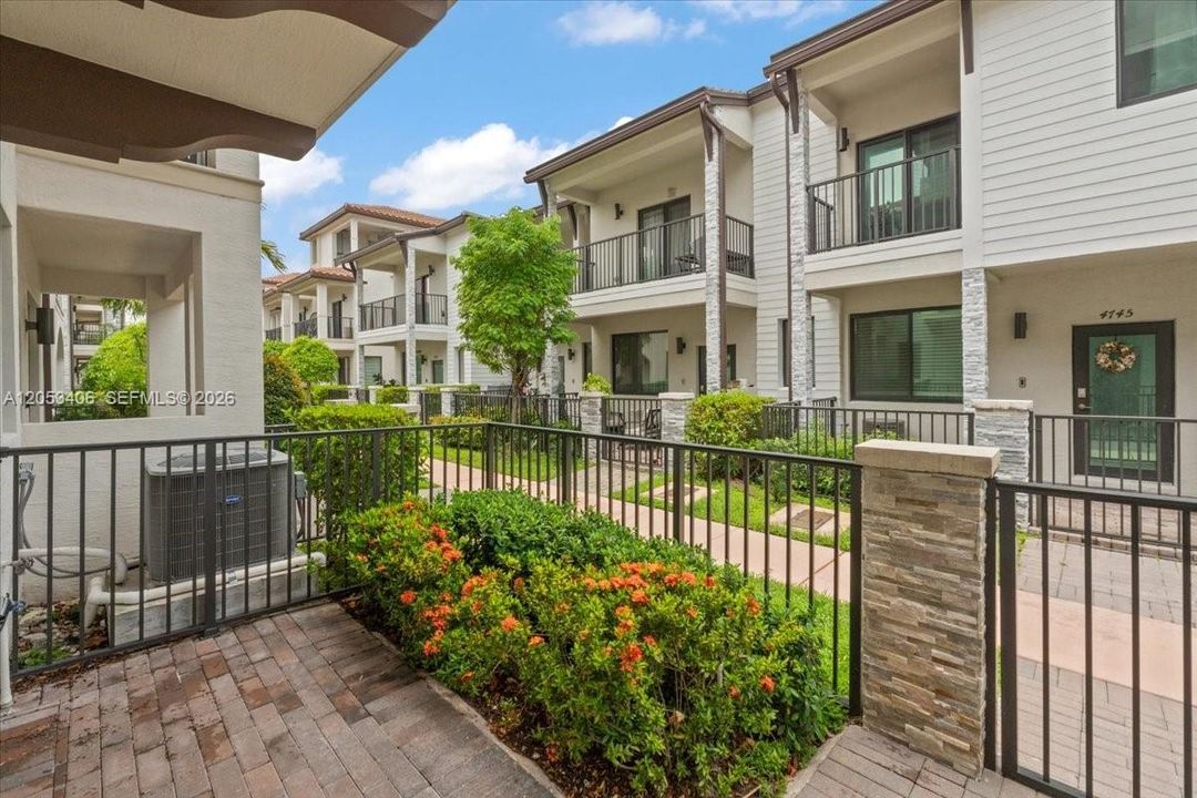 For Rent: $4,500 (3 beds, 2 baths, 1929 Square Feet)