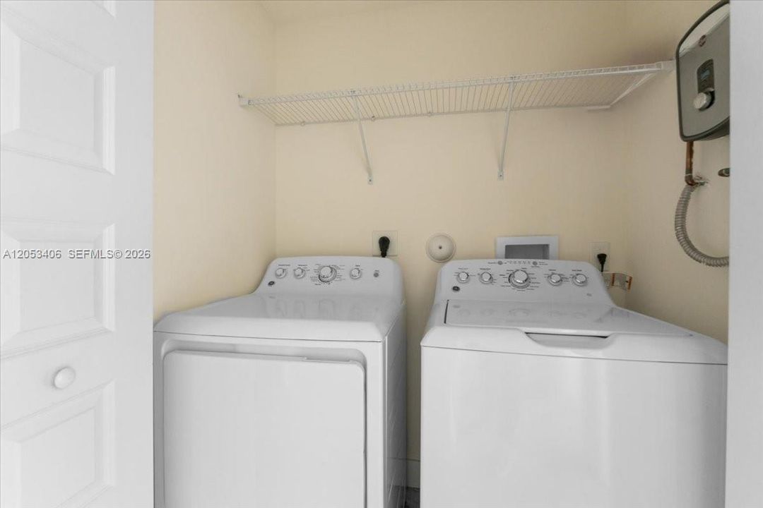 For Rent: $4,500 (3 beds, 2 baths, 1929 Square Feet)