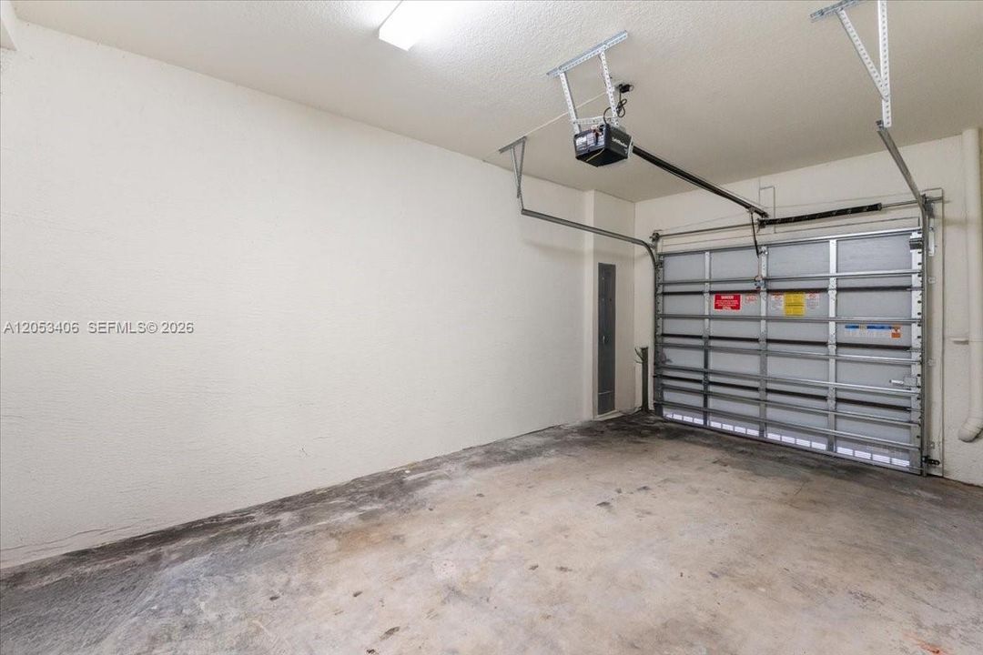 For Rent: $4,500 (3 beds, 2 baths, 1929 Square Feet)