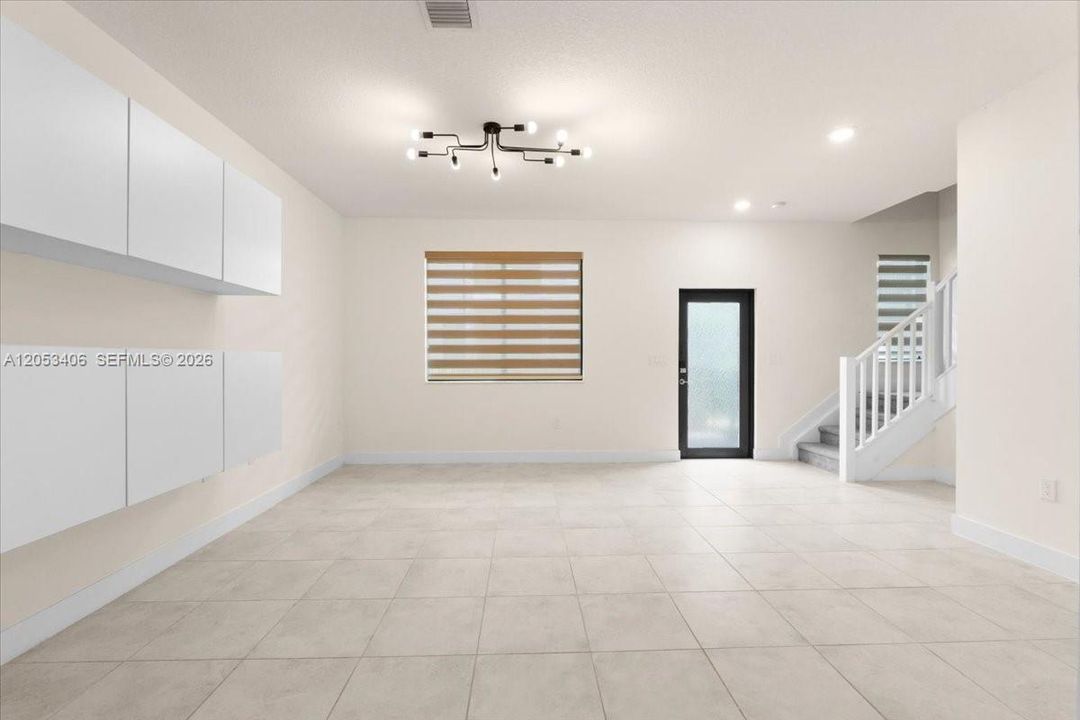 For Rent: $4,500 (3 beds, 2 baths, 1929 Square Feet)