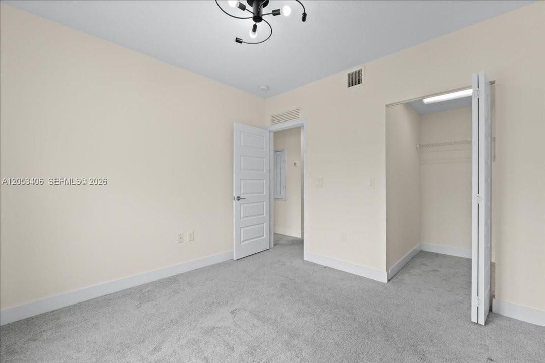 For Rent: $4,500 (3 beds, 2 baths, 1929 Square Feet)