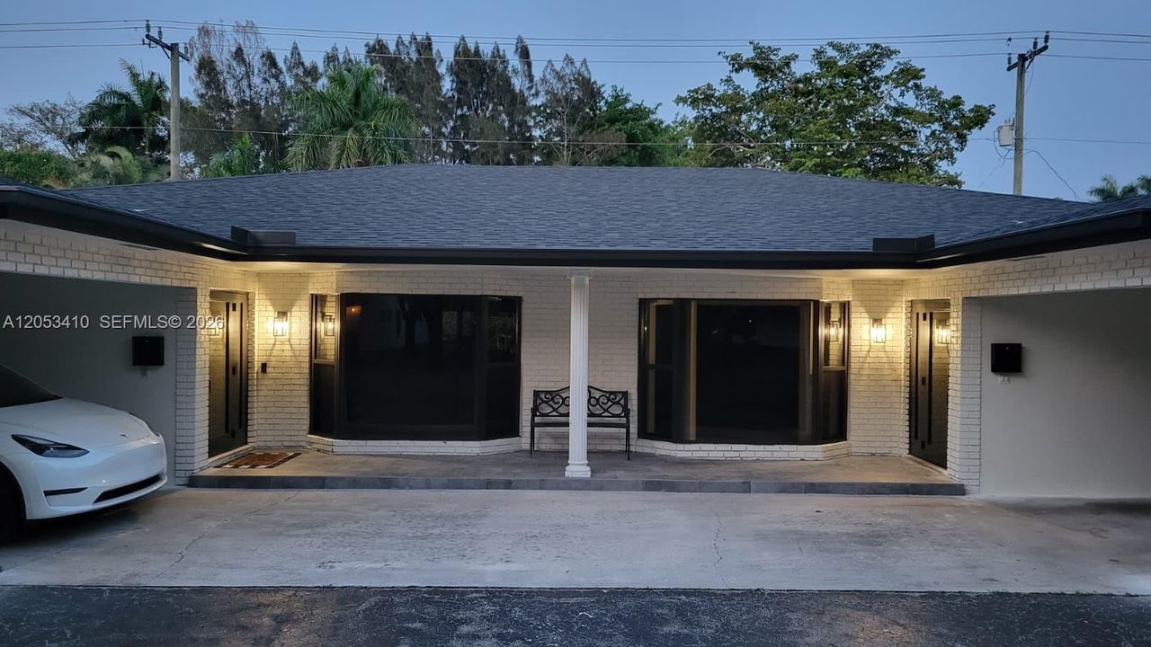 For Rent: $3,000 (3 beds, 2 baths, 3504 Square Feet)