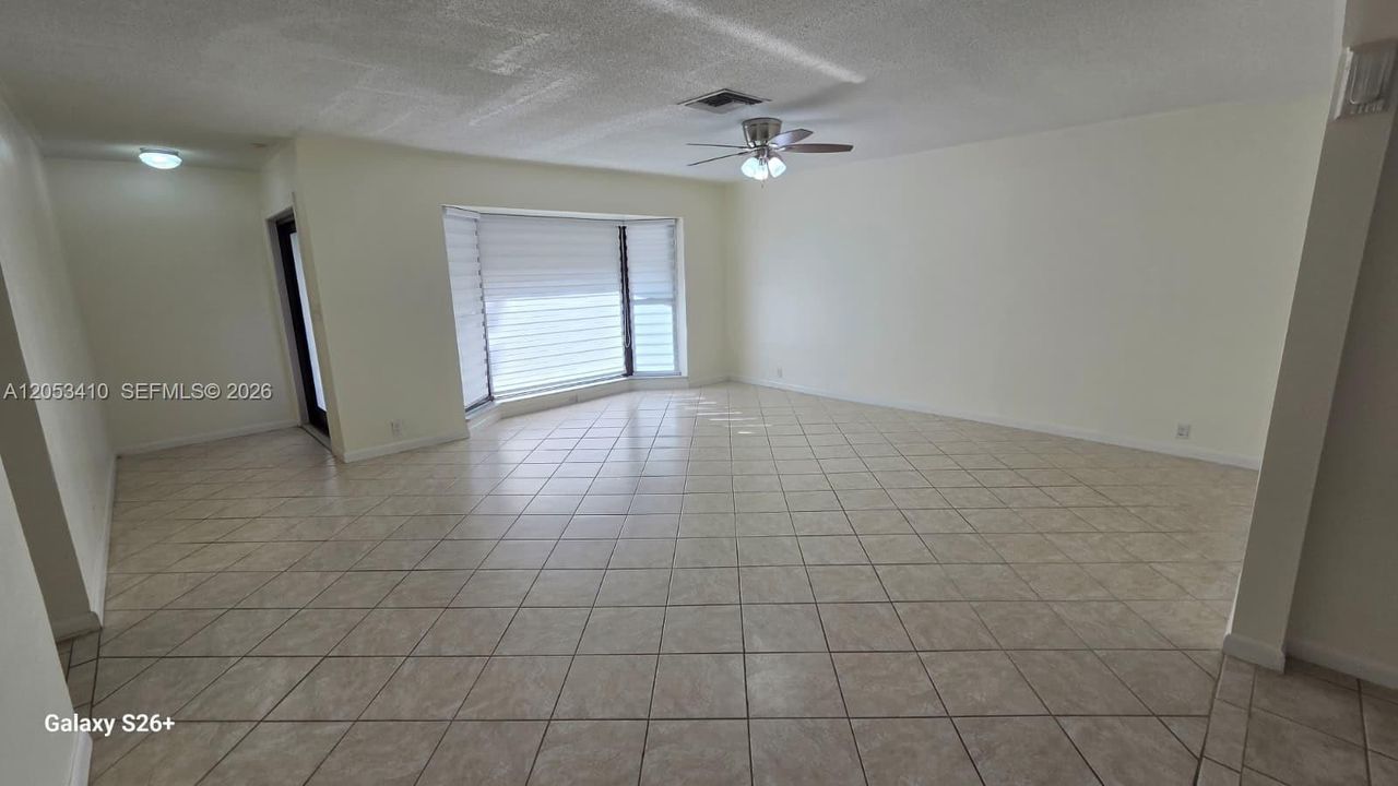 For Rent: $3,000 (3 beds, 2 baths, 3504 Square Feet)