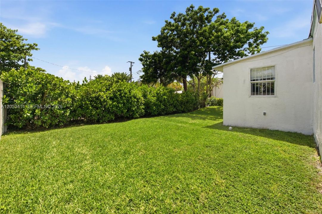 For Rent: $1,850 (2 beds, 1 baths, 1044 Square Feet)