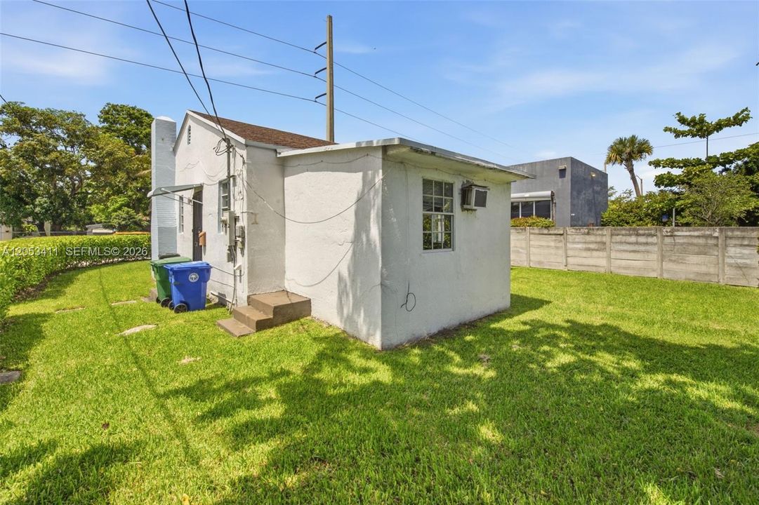 For Rent: $1,850 (2 beds, 1 baths, 1044 Square Feet)