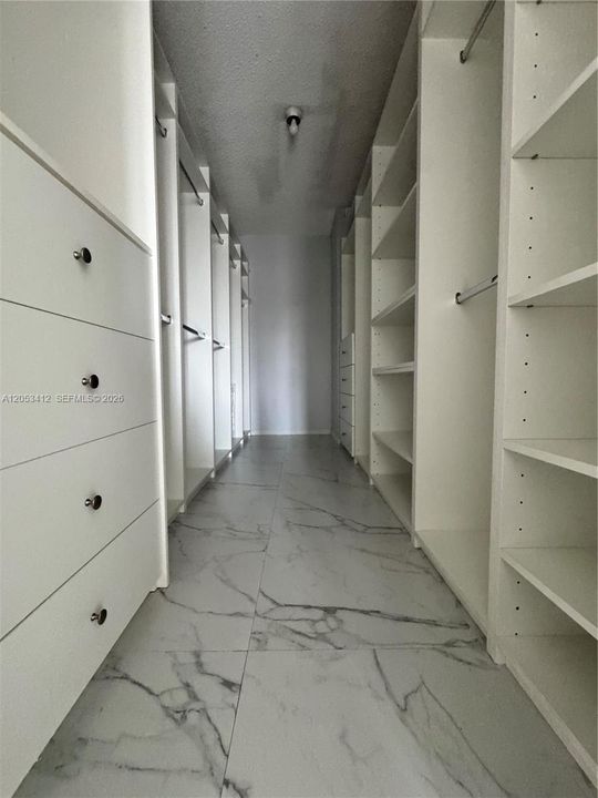 В аренду: $1,850 (1 спален, 1 ванн, 870 Квадратных фут)