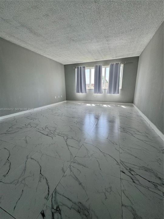 В аренду: $1,850 (1 спален, 1 ванн, 870 Квадратных фут)