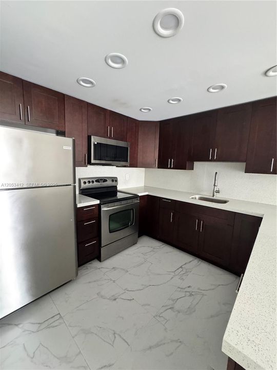 В аренду: $1,850 (1 спален, 1 ванн, 870 Квадратных фут)