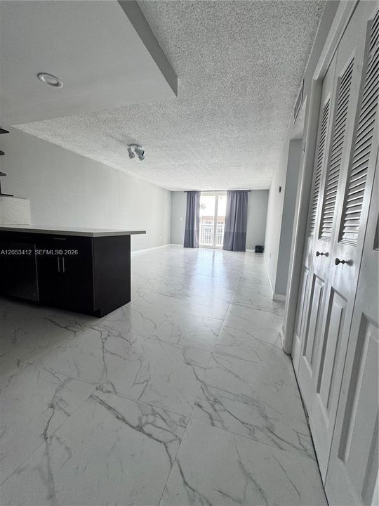 В аренду: $1,850 (1 спален, 1 ванн, 870 Квадратных фут)