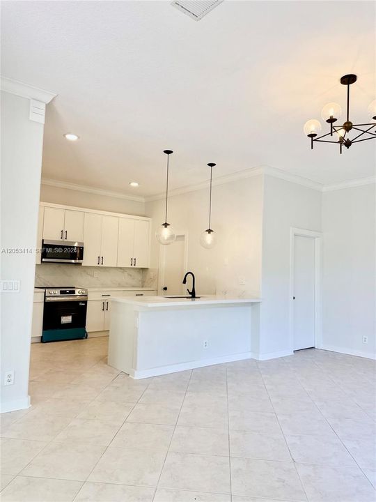 For Rent: $4,800 (3 beds, 2 baths, 2162 Square Feet)