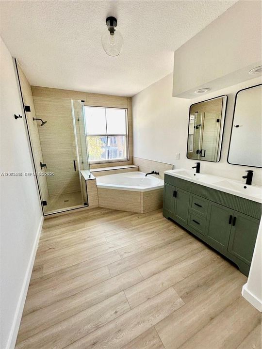 For Rent: $4,800 (3 beds, 2 baths, 2162 Square Feet)