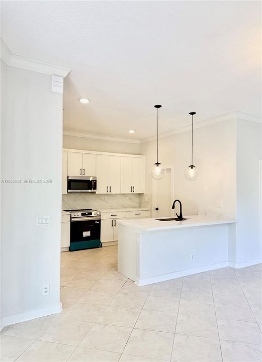 For Rent: $4,800 (3 beds, 2 baths, 2162 Square Feet)