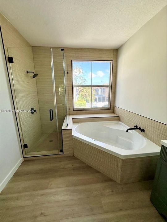 For Rent: $4,800 (3 beds, 2 baths, 2162 Square Feet)