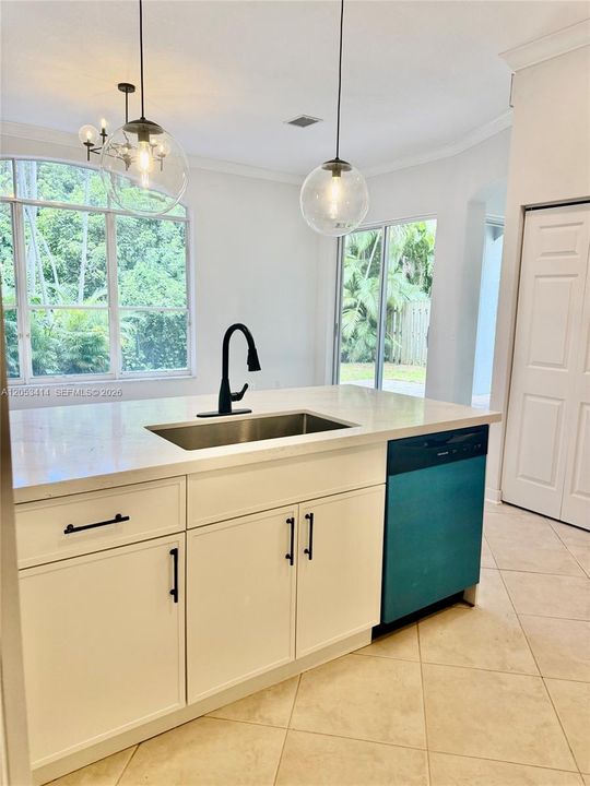 For Rent: $4,800 (3 beds, 2 baths, 2162 Square Feet)