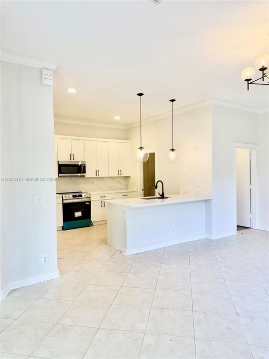 For Rent: $4,800 (3 beds, 2 baths, 2162 Square Feet)