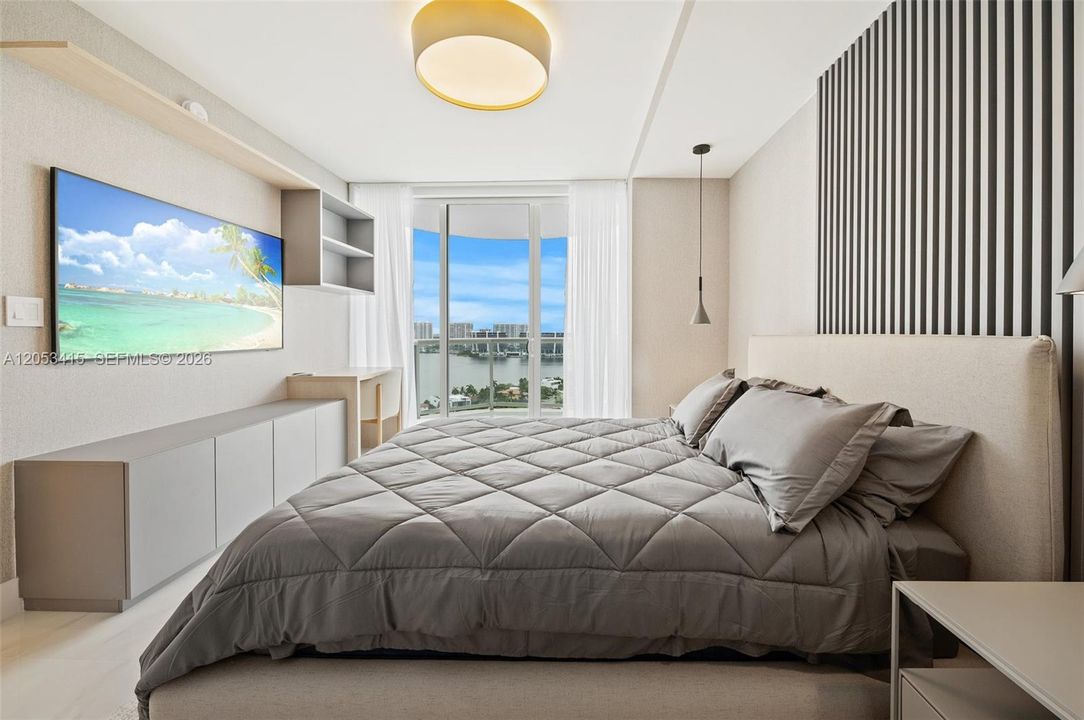 For Rent: $12,500 (2 beds, 2 baths, 1680 Square Feet)