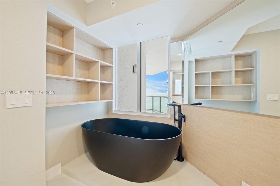 For Rent: $12,500 (2 beds, 2 baths, 1680 Square Feet)