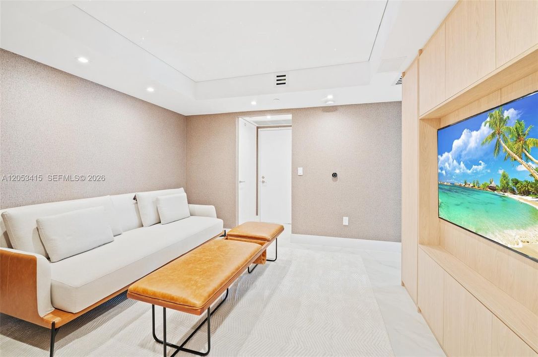 For Rent: $12,500 (2 beds, 2 baths, 1680 Square Feet)