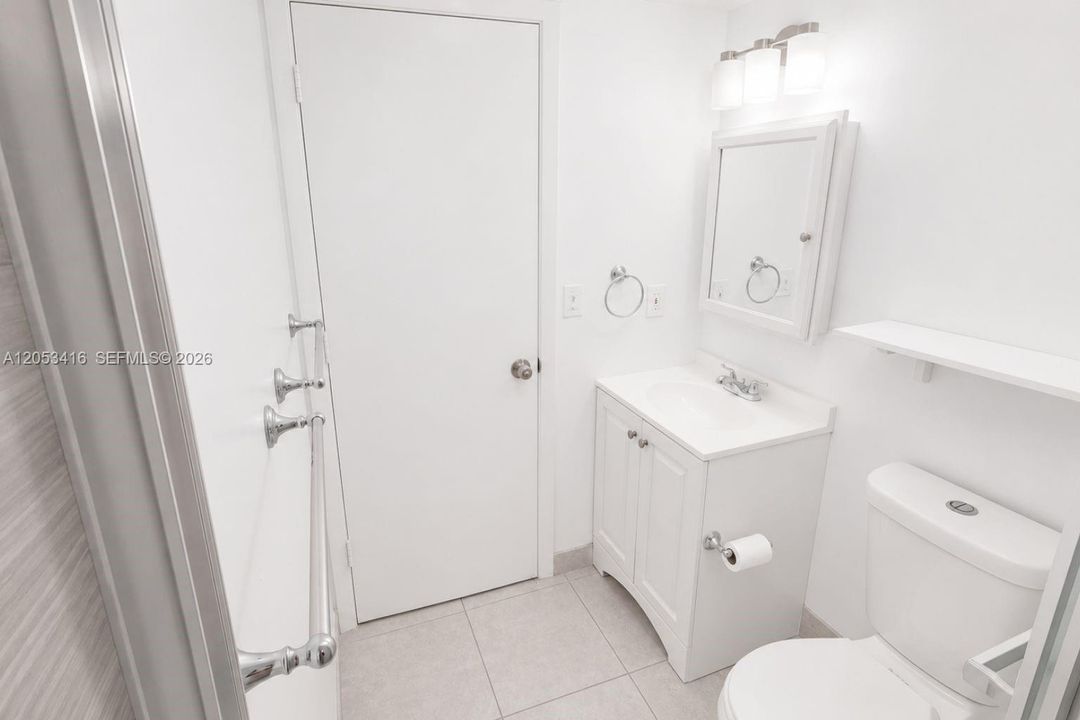 For Rent: $2,000 (2 beds, 2 baths, 735 Square Feet)