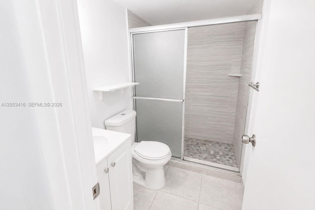 For Rent: $2,000 (2 beds, 2 baths, 735 Square Feet)