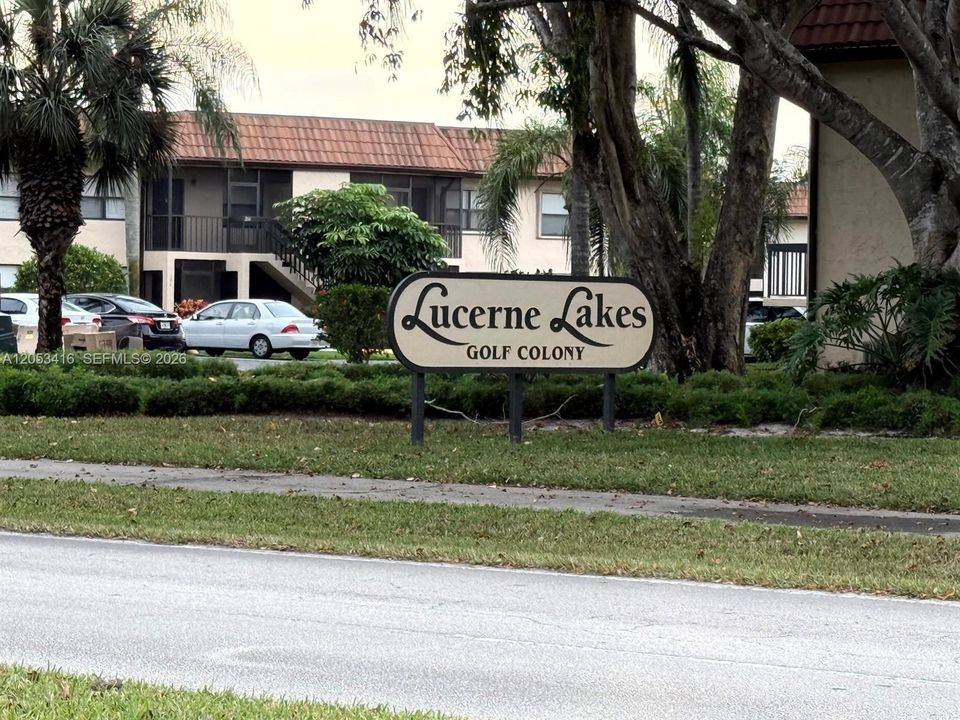 For Rent: $2,000 (2 beds, 2 baths, 735 Square Feet)