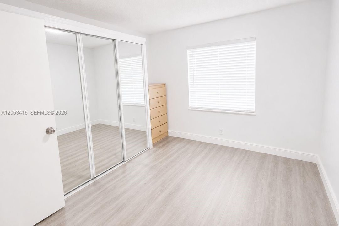 For Rent: $2,000 (2 beds, 2 baths, 735 Square Feet)