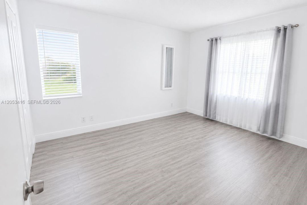 For Rent: $2,000 (2 beds, 2 baths, 735 Square Feet)