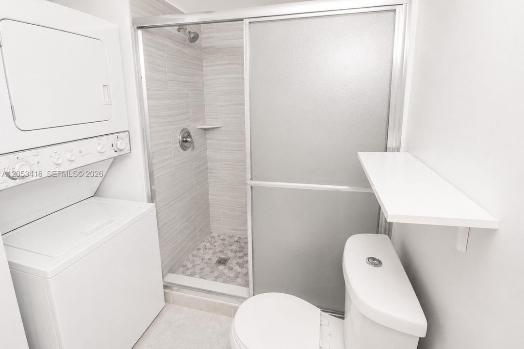 For Rent: $2,000 (2 beds, 2 baths, 735 Square Feet)
