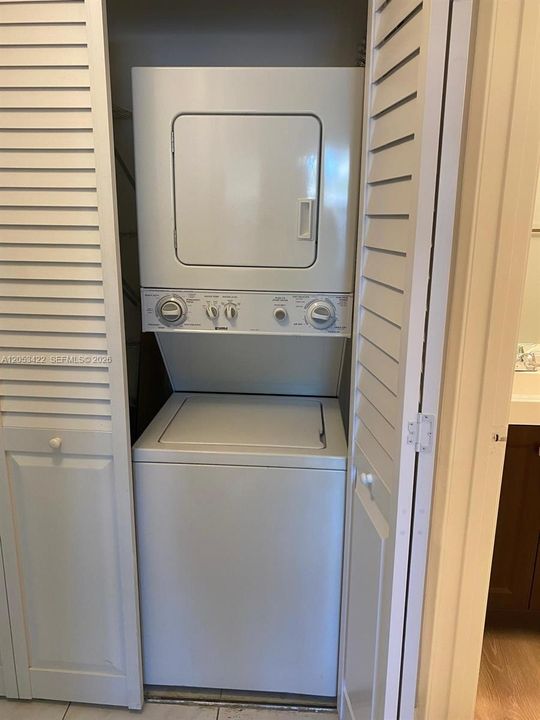En Venta: $245,000 (2 camas, 2 baños, 840 Pies cuadrados)