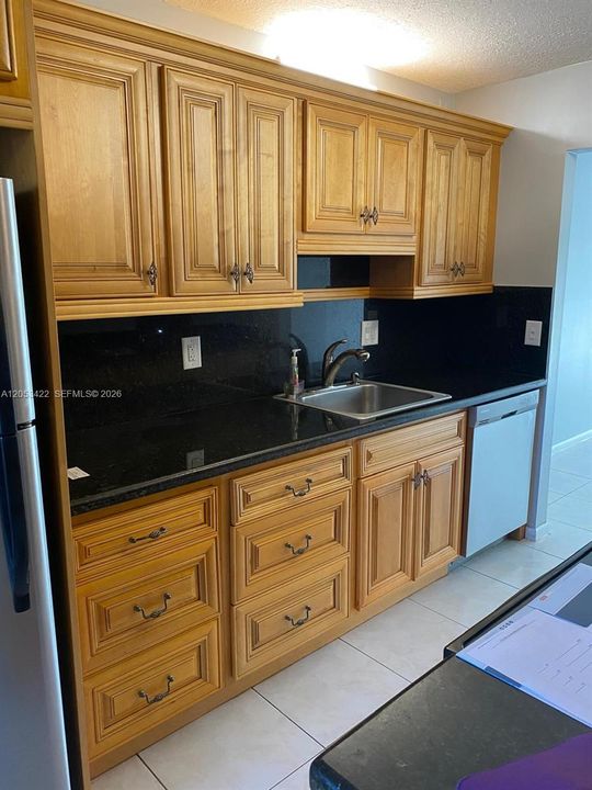 En Venta: $245,000 (2 camas, 2 baños, 840 Pies cuadrados)