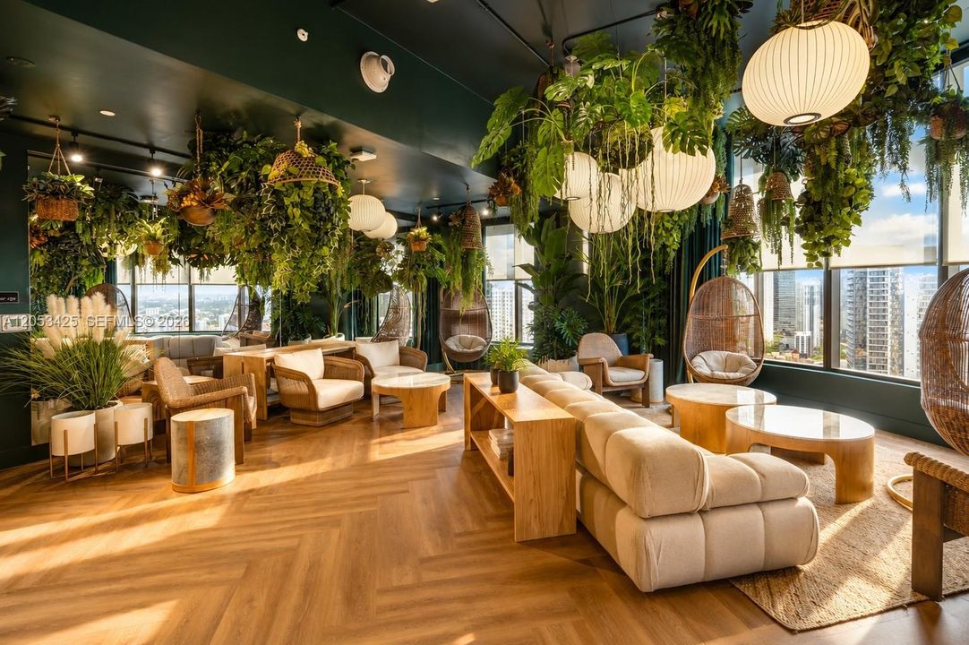 В аренду: $3,700 (1 спален, 2 ванн, 544 Квадратных фут)